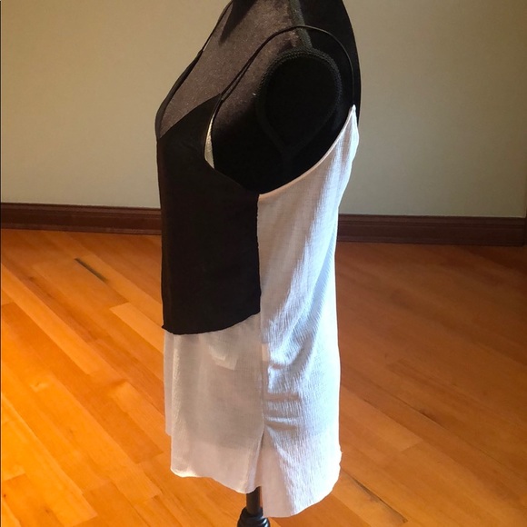 Zara Collection Black And White Top Size Medium✨ - Picture 7 of 8